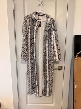 PrettyLittleThing Black and White Snakeskin Duster